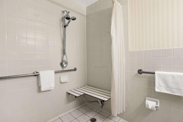 Travelodge by Wyndham San Francisco Bay image 16